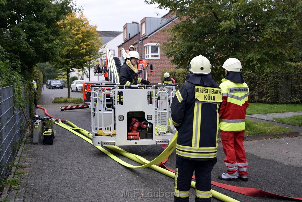 Feuer 2 Y Koeln Suerth Elisabeth Selbertstr P204.JPG - Miklos Laubert